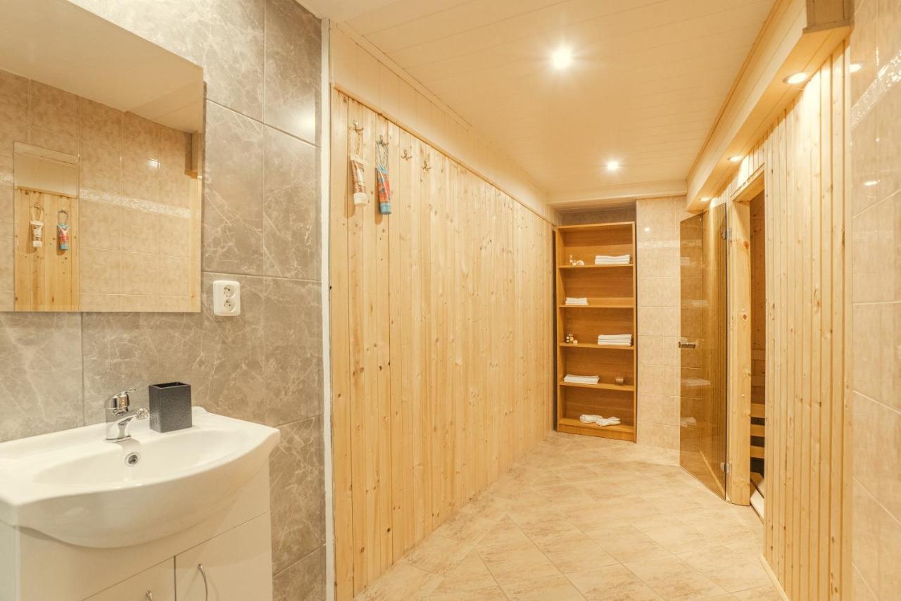 Wellness Studio! Finnish Sauna, Whirlpool, Gym & More! Prague Ngoại thất bức ảnh